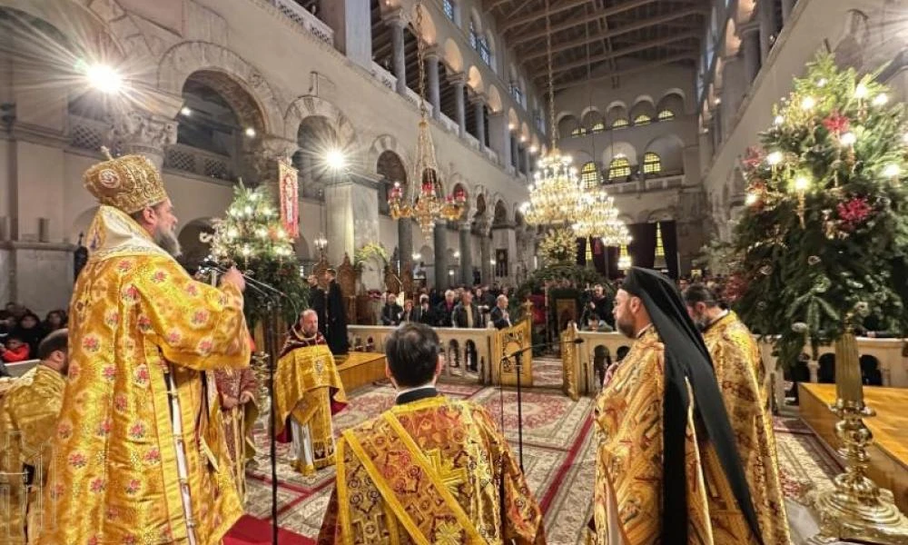 «Βούλιαξε» η Μητρόπολη Θεσσαλονίκης για τον εορτασμό των Θεοφανίων (εικόνες - βίντεο)